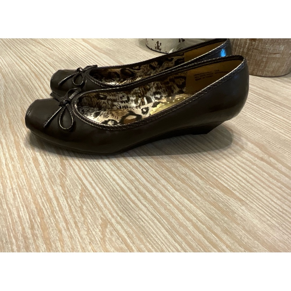 Cute comfortable brow wedges, a couple of times